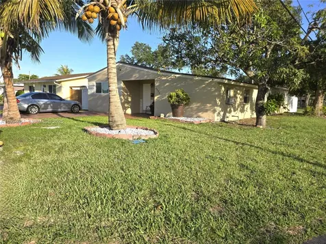 6626 SW 1st Court Pembroke Pines FL 33023