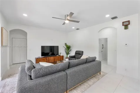 10922 NW 49th Drive Coral Springs FL 33076
