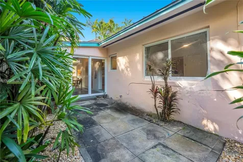 2490 Abaco Avenue Miami FL 33133
