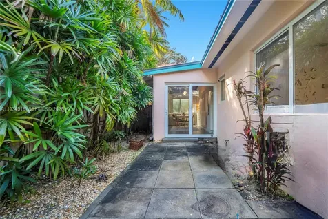 2490 Abaco Avenue Miami FL 33133