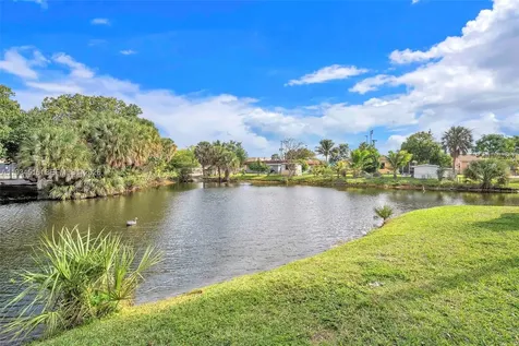 1280 NW 43rd Avenue Lauderhill FL 33313
