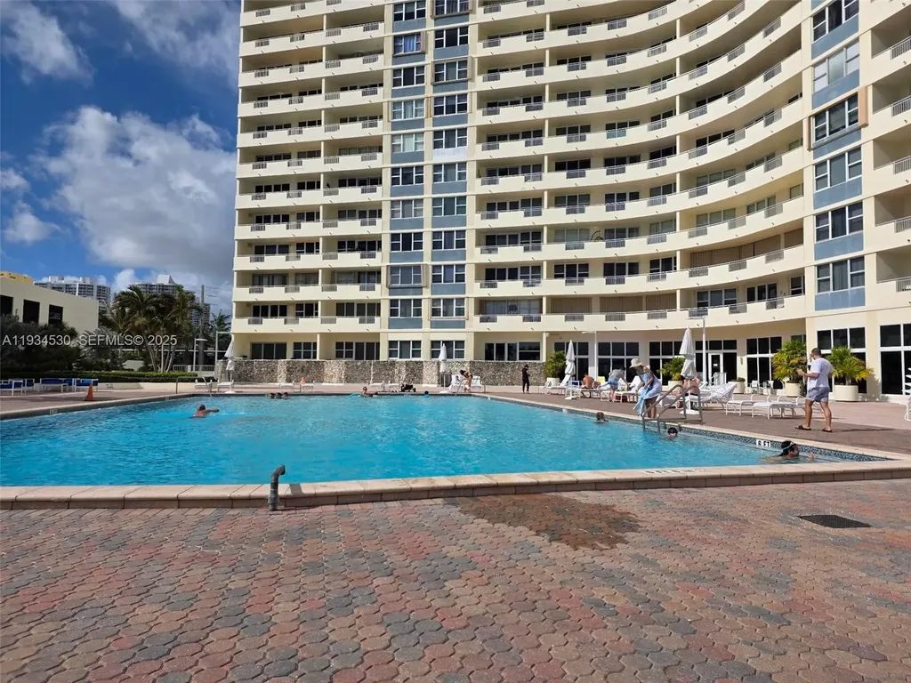 3180 S Ocean Drive Hallandale Beach FL 33009
