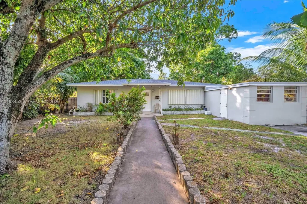 16234 NE 9th Court North Miami Beach FL 33162