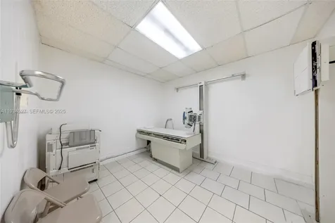 700 E 1st Avenue Hialeah FL 33010