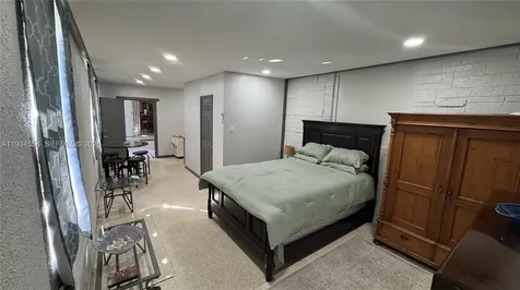 630 NE 165th Street Miami FL 33162
