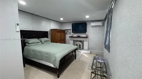 630 NE 165th Street Miami FL 33162
