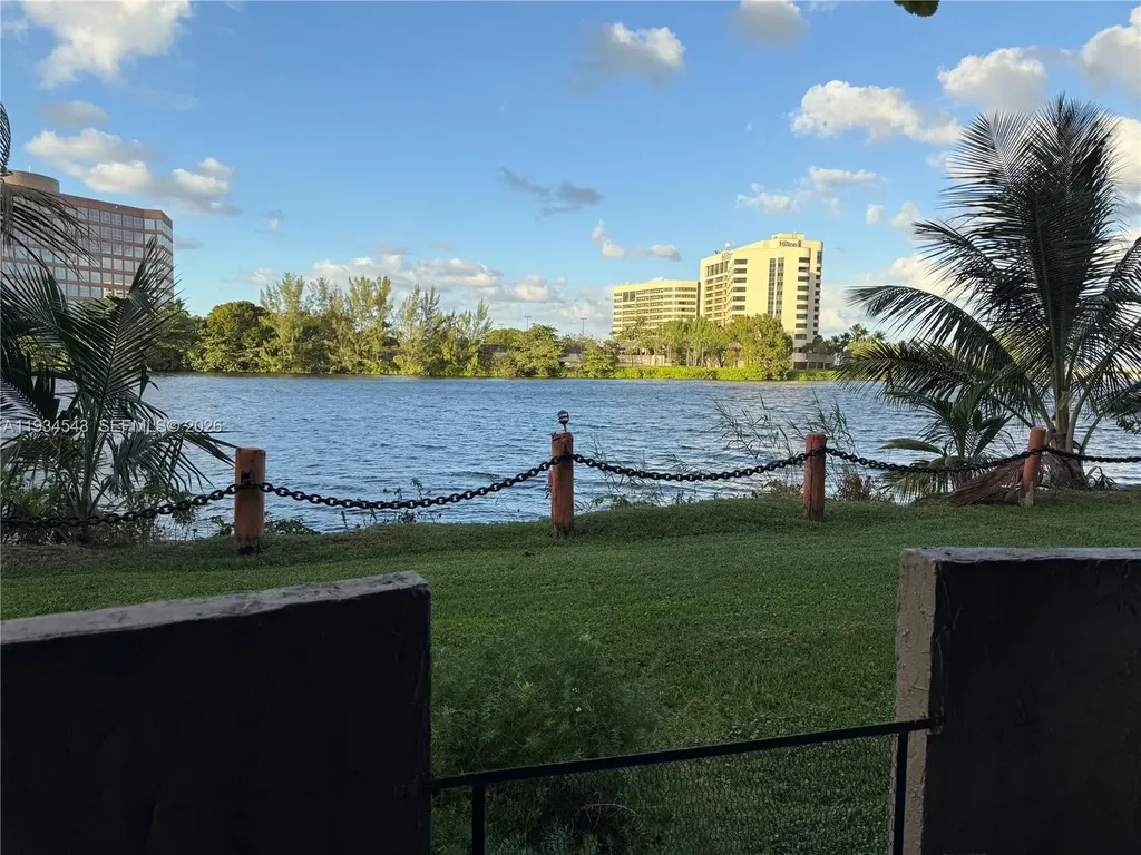 5199 NW 7th Street Miami FL 33126