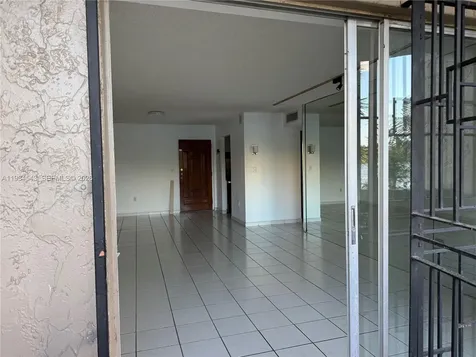 5199 NW 7th Street Miami FL 33126