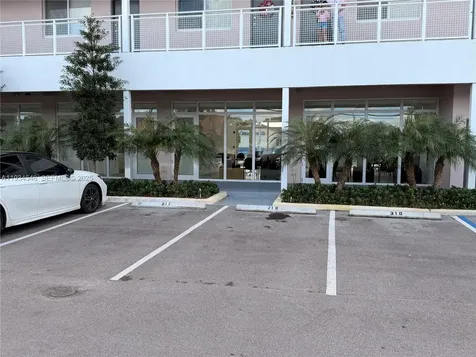 665 E 49 Street Hialeah FL 33013