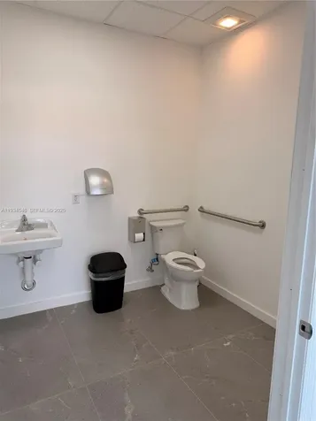 665 E 49 Street Hialeah FL 33013
