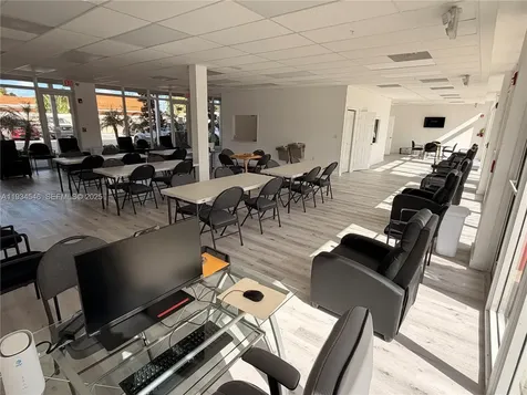 665 E 49 Street Hialeah FL 33013