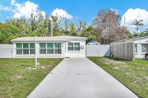 1323 NE 182nd Street North Miami Beach FL 33162