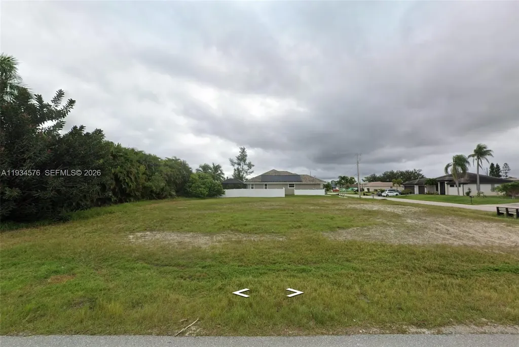 1517 NW 4th Place Cape Coral FL 33991