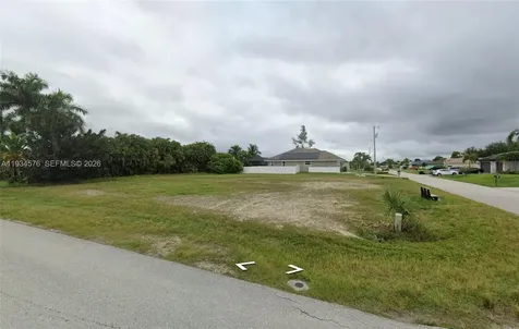 1517 NW 4th Place Cape Coral FL 33991
