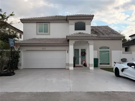 8242 NW 200 Terrace Hialeah FL 33015