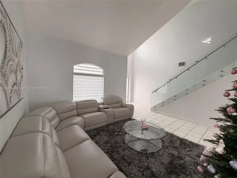 8242 NW 200 Terrace Hialeah FL 33015