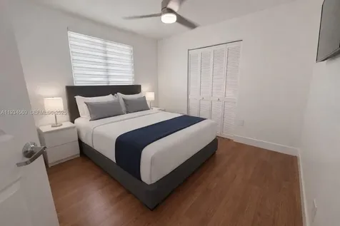 8242 NW 200 Terrace Hialeah FL 33015