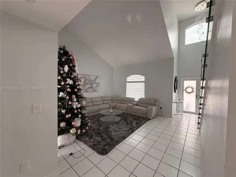8242 NW 200 Terrace Hialeah FL 33015
