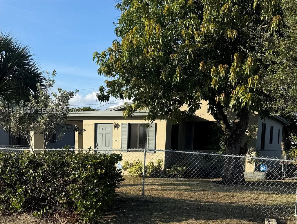 2227 NW 9th Court Fort Lauderdale FL 33311