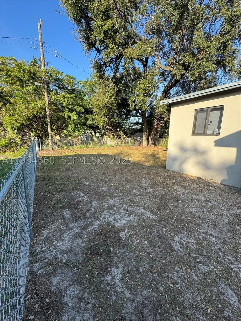 2227 NW 9th Court Fort Lauderdale FL 33311