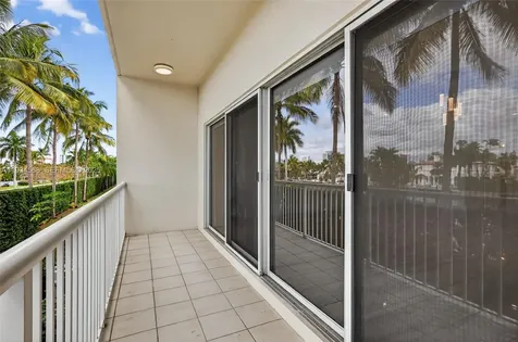 21399 Marina Cove Circle Aventura FL 33180