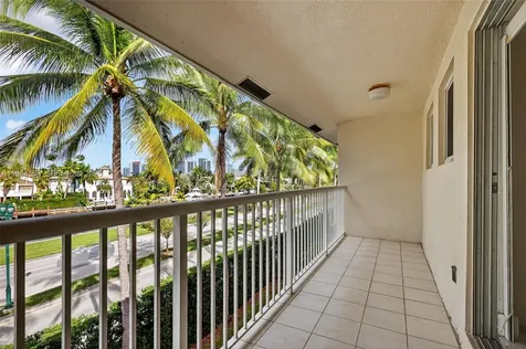 21399 Marina Cove Circle Aventura FL 33180