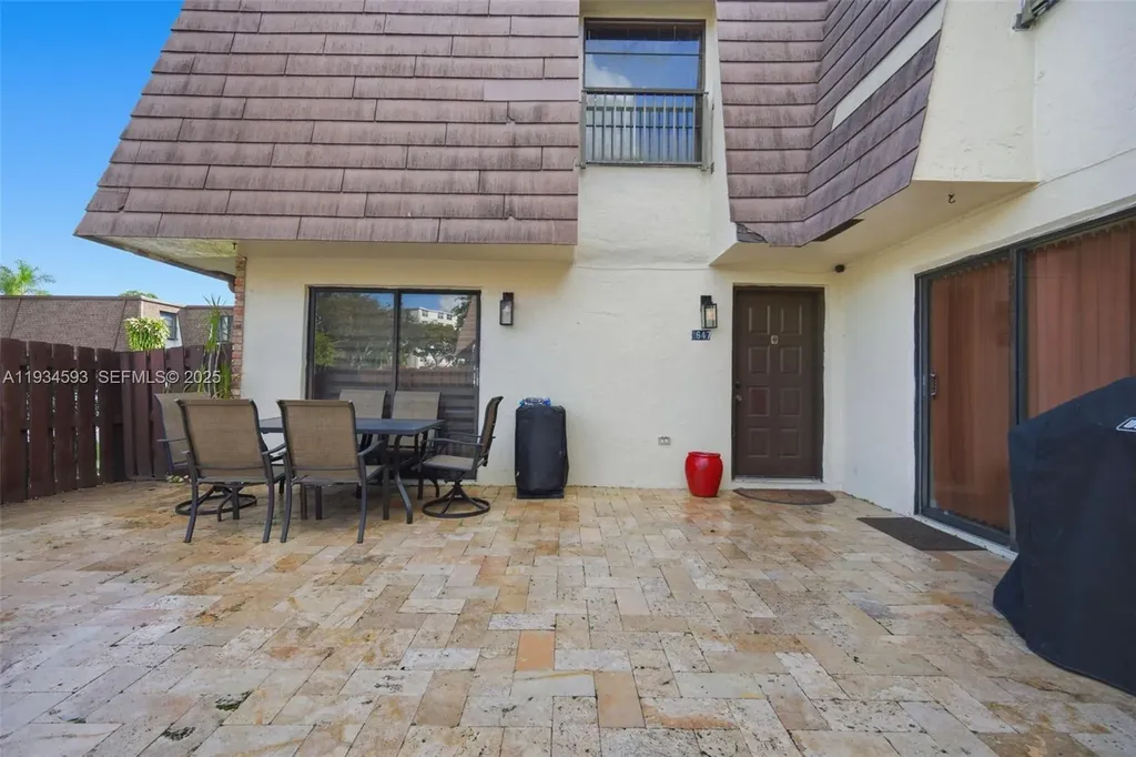 2647 NW 99th Avenue Coral Springs FL 33065