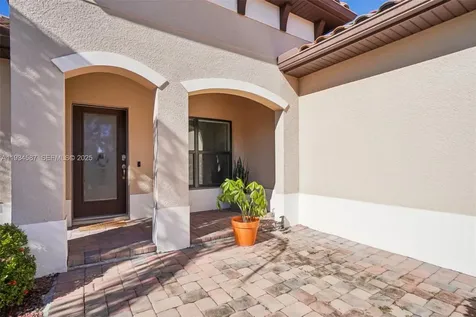 310 Villa Sorrento Circle Other City - In The State Of Florida FL 33844