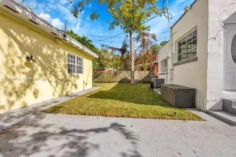 1785 SW 10th Street Miami FL 33135