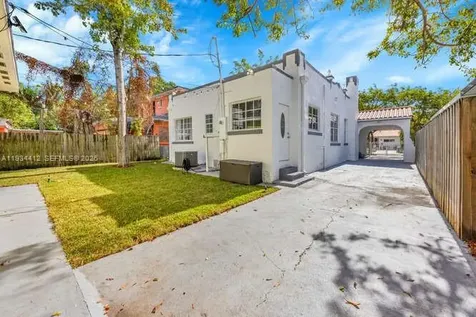 1785 SW 10th Street Miami FL 33135