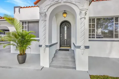 1785 SW 10th Street Miami FL 33135