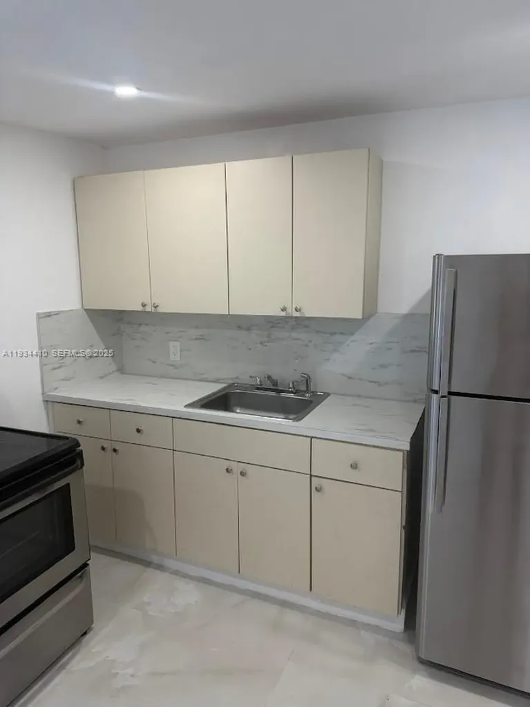 1021 NW 25th Way Fort Lauderdale FL 33311