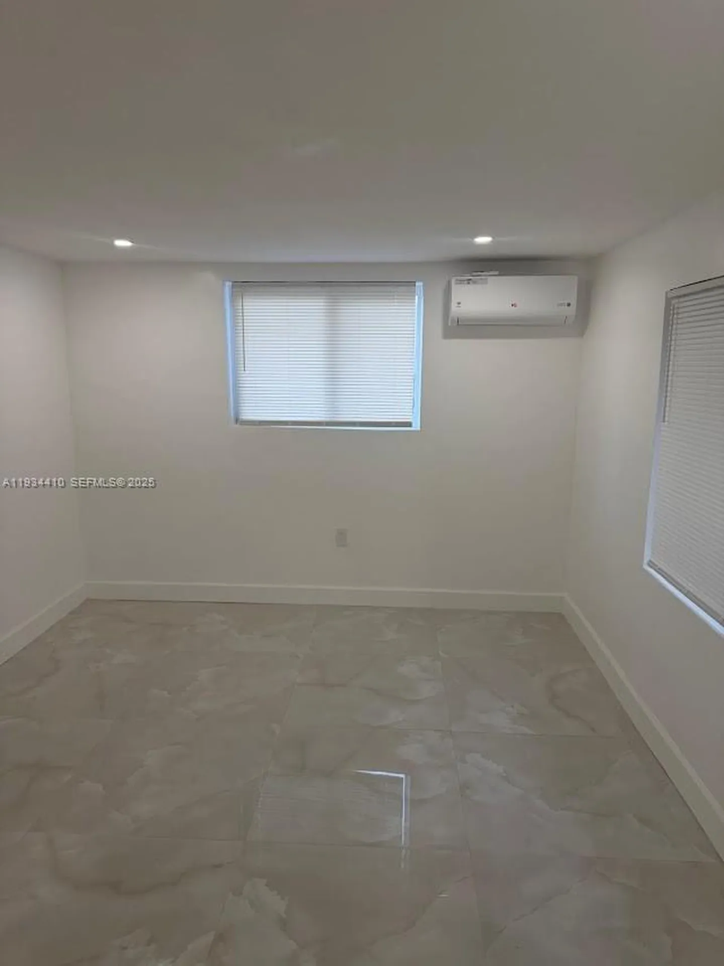1021 NW 25th Way Fort Lauderdale FL 33311