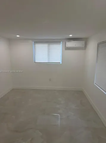 1021 NW 25th Way Fort Lauderdale FL 33311