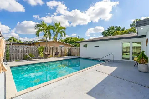 5041 SW 11th Street Plantation FL 33317