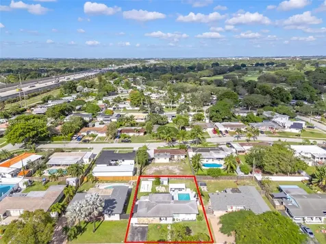 5041 SW 11th Street Plantation FL 33317
