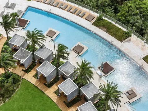 800 S Pointe Drive Miami Beach FL 33139