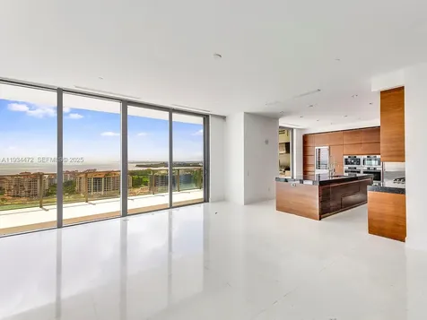 800 S Pointe Drive Miami Beach FL 33139