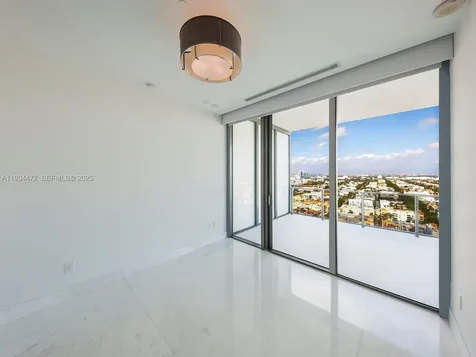 800 S Pointe Drive Miami Beach FL 33139