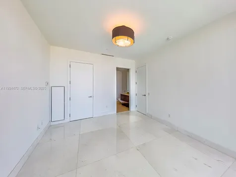 800 S Pointe Drive Miami Beach FL 33139
