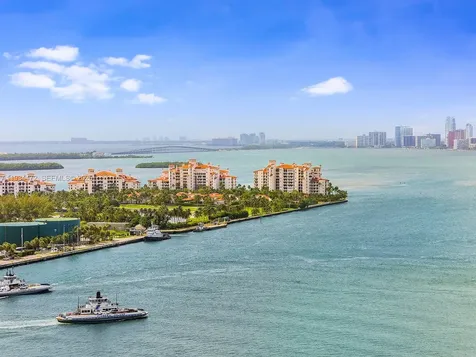 800 S Pointe Drive Miami Beach FL 33139