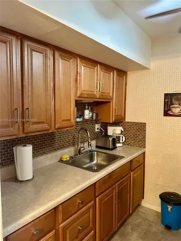 15600 NE 6th Avenue Miami FL 33162