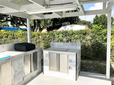 161 NW 145th Street Miami FL 33168