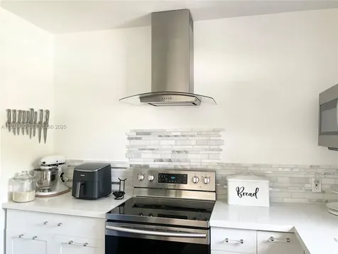 161 NW 145th Street Miami FL 33168