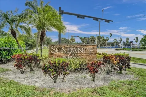 2946 S University Drive Davie FL 33328