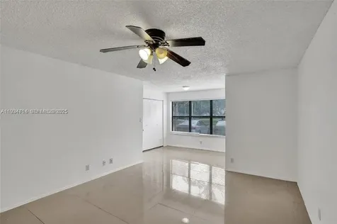 2946 S University Drive Davie FL 33328