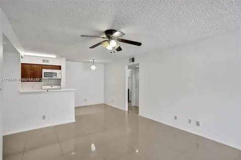 2946 S University Drive Davie FL 33328