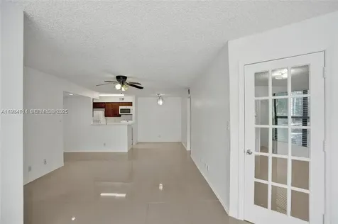2946 S University Drive Davie FL 33328