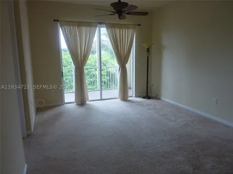 3500 Oaks Clubhouse Drive Pompano Beach FL 33069
