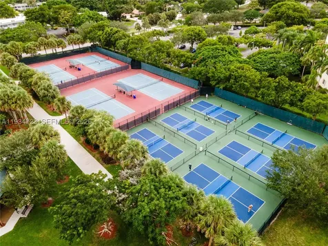 3500 Oaks Clubhouse Drive Pompano Beach FL 33069